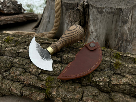 Geschmiedetes Rundmesser aus Leder. Schneidwerkzeug für Leder. Messer für Leder